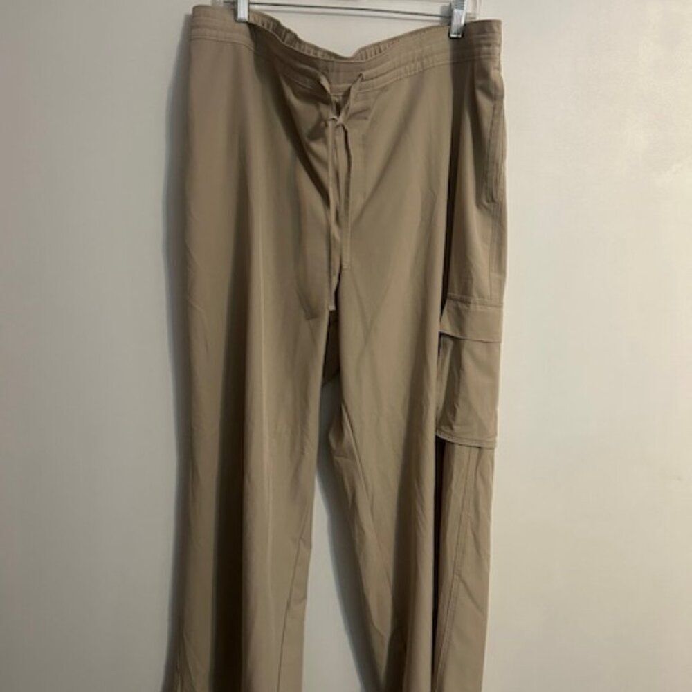 Old Navy Cream Cargo wide leg drawstring waist & leg joggers, size XLT